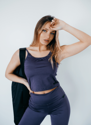 TOP REMERA VIOLETA DARK