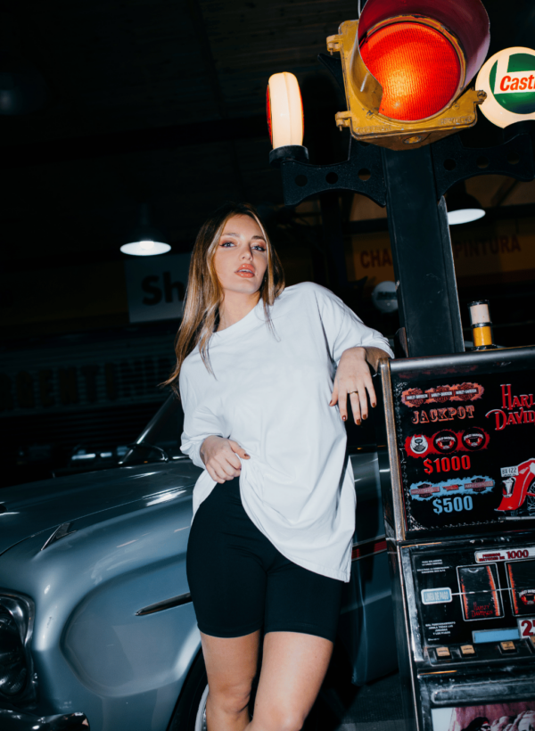 REMERA OVERSIZE CARAS
