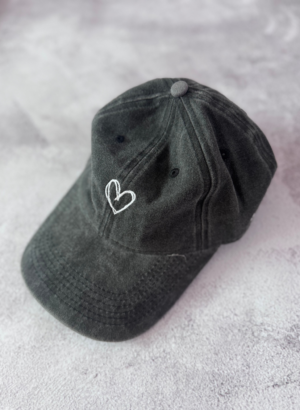 GORRA CORAZON NEGRA