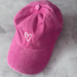 GORRA CORAZON ROSA
