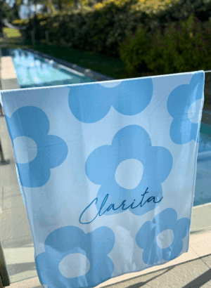 7 TOALLA PLAYA FLOR CELESTE