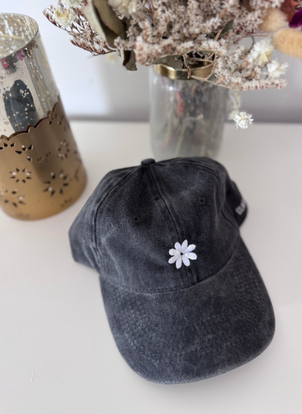 GORRA FLOR NEGRA